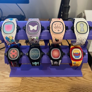 Youth Double Decker Disney MagicBand+ & Charger Display Stand