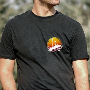 Camiseta de kayak al atardecer, colorida camiseta de kayak, regalo novedoso para kayakistas de aguas bravas, camiseta de aventura, regalo de kayak para hombres