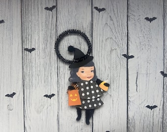 Decorazione di Halloween fatta a mano a forma di strega: decorazione spettrale vintage