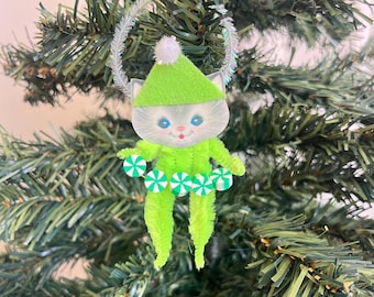 Retro Christmas Cat Elf Chenille Pipe Cleaner Ornament | Cat Christmas Gift | Kitten Xmas Ornament | Gift for Cat Lovers | Kitschy Cat Gifts