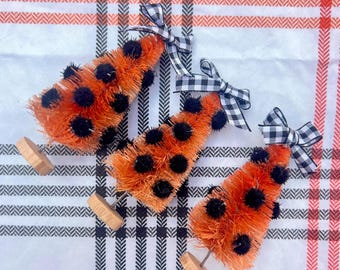 Orange Halloween Bottlebrush Tree Set of 3 | Halloween Shelf Decor | Halloween Miniatures | Halloween Shelf Decoration | Halloween Dollhouse