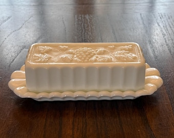 Burriera vintage in vetro da latte con pannelli in uva Westmoreland