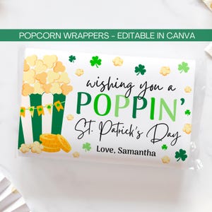 Puede incluir: Diseño de bolsa de palomitas de maíz imprimible con un cubo de palomitas de maíz verde y blanco con tréboles y monedas de oro. El texto dice "Wishing you a Poppin' St. Patrick's Day. Love, Samantha".