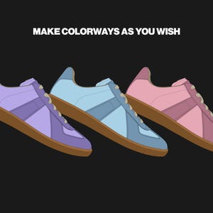 K&ouml;nnte beinhalten: Drei Turnschuhe in Lila, Hellblau und Rosa mit braunen Sohlen werden auf schwarzem Hintergrund gezeigt. Der Text "MAKE COLORWAYS AS YOU WISH" steht &uuml;ber den Schuhen. Die Schuhe haben ein klassisches Design.