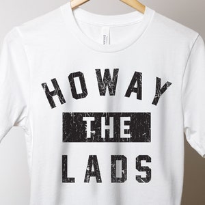 HOWAY the LADS Distressed NUFC Varsity Shirt, Newcastle United Football T-Shirt, Black and White Toon Army, Premier League Soccer, Fan Gift