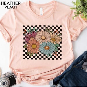 Checkered Flower Shirt, Floral Sweatshirt, Flower Shirt, Cute Checkered Tee, Colorful Flower Tee, Checkered Daisy Shirt, Pastel Flower Shirt