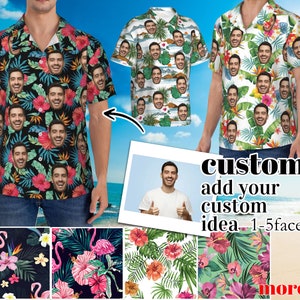 Può includere: Una camicia hawaiana personalizzata con stampa floreale tropicale e la possibilità di aggiungere da 1 a 5 volti. La camicia è mostrata su un modello con uno sfondo blu. Il testo "custom add your custom idea 1-5 faces" è visualizzato sull'immagine.