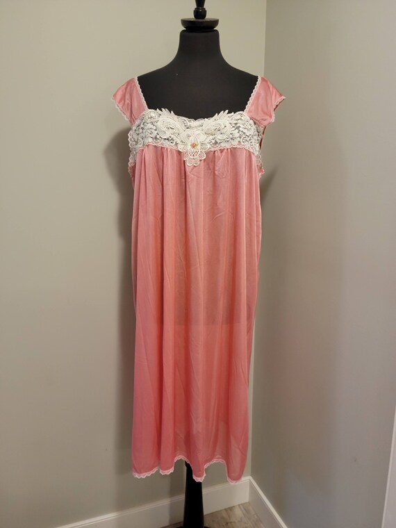 Vintage 1980s Paragon Plus Size Pink Night Gown w… - image 1