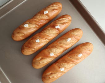 Baguette Scented Candle – Whole Wheat Bread Scented, Baked Bread & Light Butter Aroma, Handmade Natural Wax, Cozy Home Décor or Gift