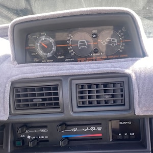 2nd Gen Toyota Pickup AC Middle Vent (1987, 1988)