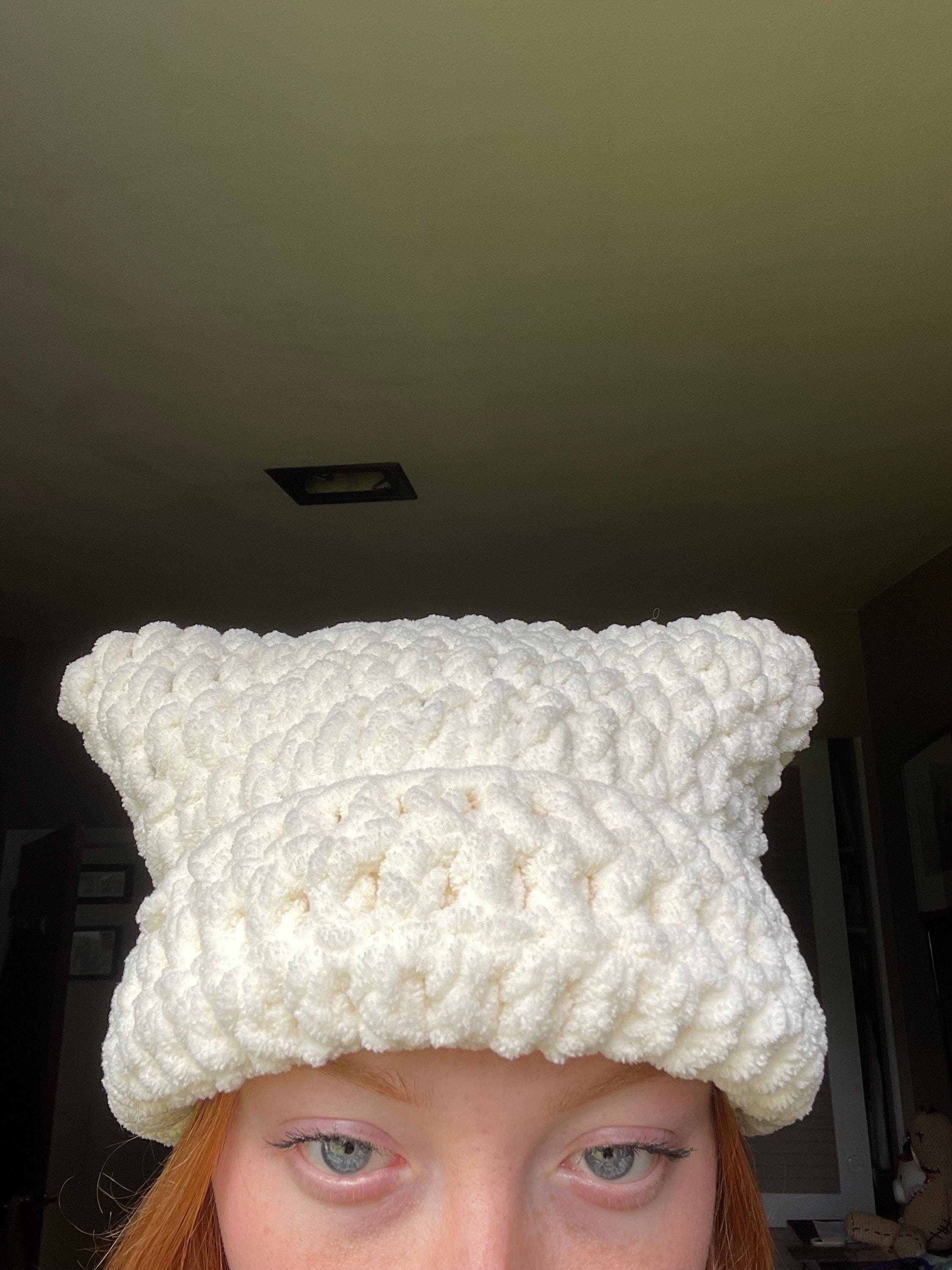 Flauschiges Katzenohren Häkelanleitung für Beanie