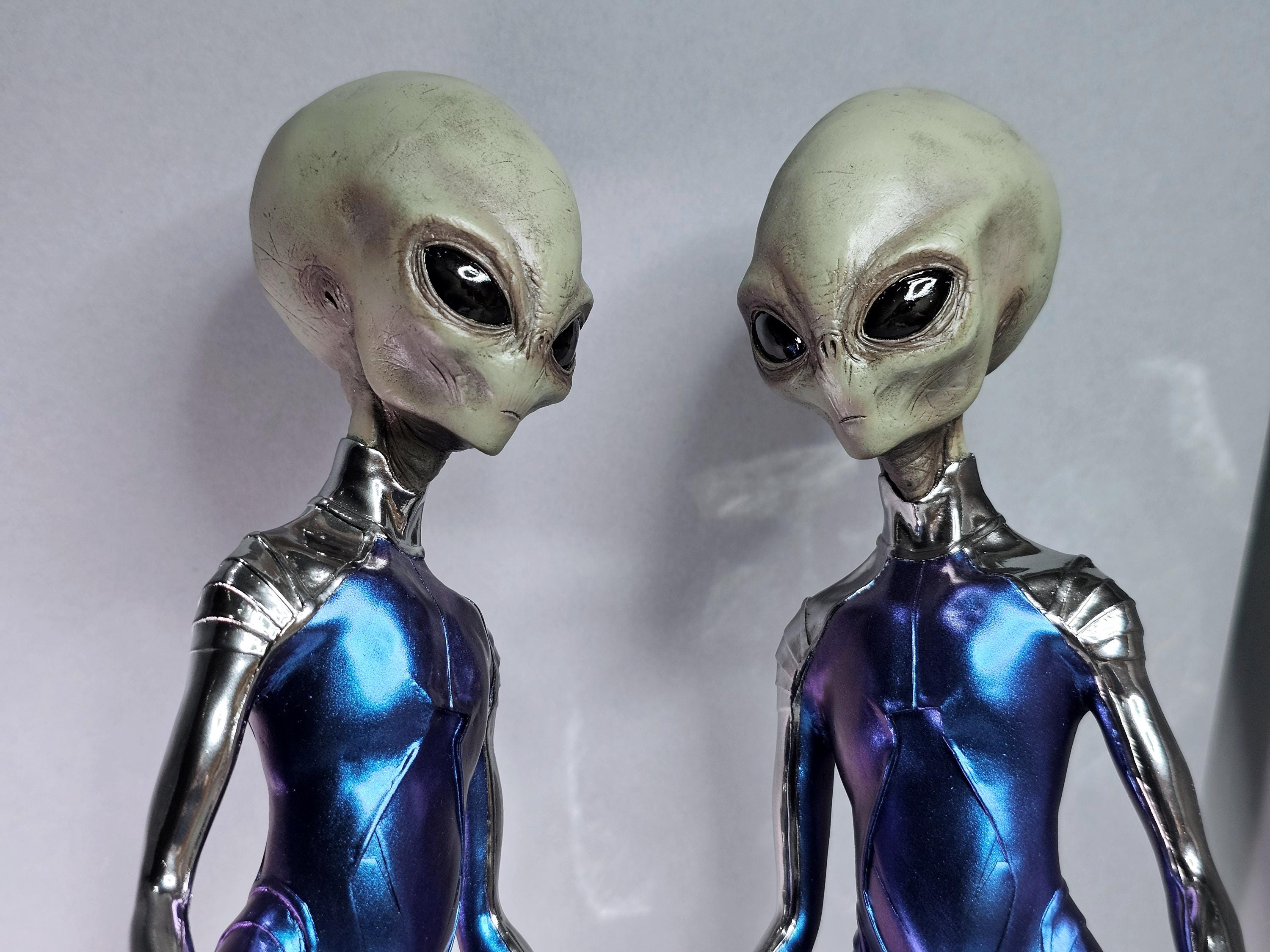 Color Shifting Grey Alien Jumpsuit Figure: 1/6 Hand-sculpted Roswell ...