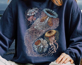 Unisex Vintage Jellyfish Shirt, Ocean-inspired Clothing, Marine Biology Gift, Sea Lover Gift, Sealife Shirt, Gift for Her, Beach Shirt