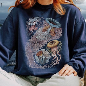 Unisex Vintage Jellyfish Shirt, Ocean-inspired Clothing, Marine Biology Gift, Sea Lover Gift, Sealife Shirt, Gift for Her, Beach Shirt