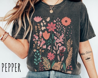 Pastel Wildflowers Shirt, Flower TShirt, Nature Shirt, Pressed Flowers T-Shirt, Gardening Shirt, Cottagecore T Shirt, Gift For Her, Mom Gift
