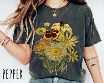 Sunflowers Shirt, Pressed Flowers TShirt, Sunflower T Shirt, Gardening Shirt, Nature TShirt, Cottagecore T-Shirt, Oversized and Plus Sized