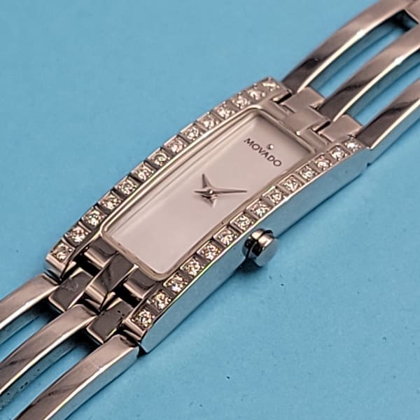 Ladies Movado Esperanza 84 H5 1400 S Excellent Condition Mop Diamond Bezel with operating manual and Box Chic