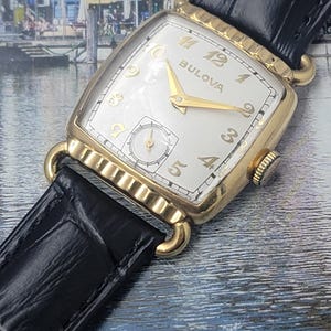 1952 Vintage Bulova  Excellent Running Condition New Band Fits Upto 7.75", Chic