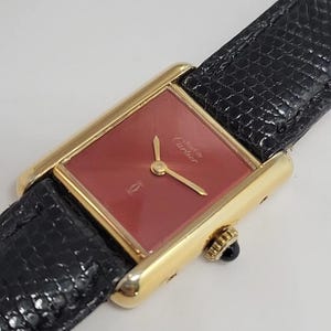 Vintage Ladies Cartier Must Tank Handbuch, Ausgezeichneter laufender Zustand Rotes Zifferblatt Passend für bis zu 6,75 ", Chic