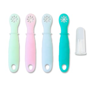 Cuillères en silicone pour bébés, à mâcher, cuillères pour nourrissons de première étape, anneau de dentition en silicone, ensemble de cuillères pour aliments pour bébés livrés avec une brosse à dents au doigt - lot de 4