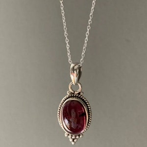 Natural Garnet necklace, silver Red Garnet necklace, Boho necklace, Garnet Oval necklace, Sterling silver necklace, mother&#39;s day gif Penfant