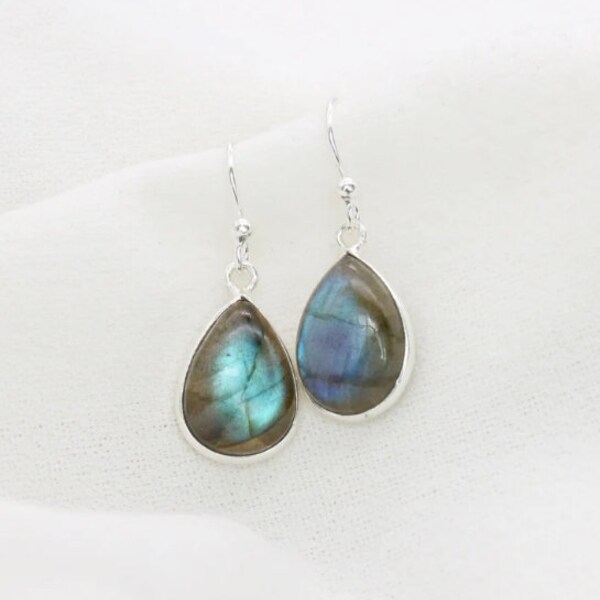 •LABRADORITE SPEAR TEAR• silver dangle earrings