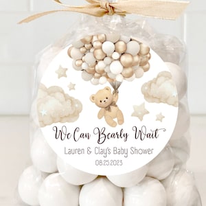 Pegatinas personalizadas de baby shower con globos de oso, pegatinas de baby shower de osito de peluche, etiquetas de favor de fiesta, oso beige, 4 tamaños, espera oso