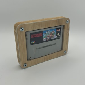 個々の任天堂 SNES モジュール カートリッジの壁フレーム用の高品質コレクター フレーム スタンド ディスプレイ、プレキシガラス保護付き