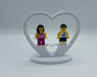 Aufsteller Vitrine für Lego® Minifiguren in Form eines Herz Valentinstag Hochzeit Liebe Jahrestag weiß