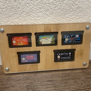 ゲームボーイアドバンスモジュール5個 カートリッジコレクターフレーム プレキシガラス保護付きプレゼンターウォールフレーム