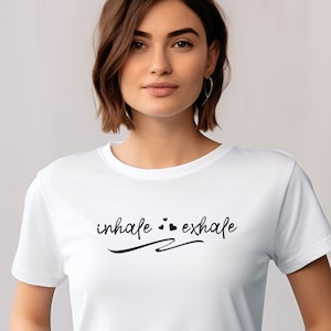 Inhale Exhale Yoga Shirt: Entspannendes Meditations-T-Shirt