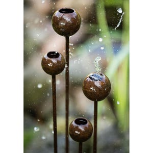 Set van 4 regenvangers, tuinpalen, roestkleurige insectenwaterbakjes, metalen tuindecoraties, verweerde staallook, roestige bedpalen, toppalen, 75 cm