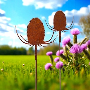 Juego de 2 estacas de jardín de metal con forma de flor, decoración de jardín oxidada, estaca de cama oxidada, estaca de maceta, flor de cardo oxidada