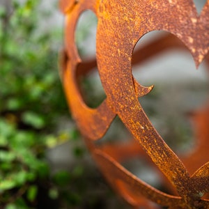 Boule de jardin coeur boule coeur métal rouille décoration de jardin patine 40 cm décoration jardin fer décoration rouillé boule lit image 5