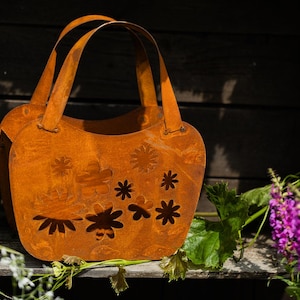 Bag with flowers for planting, lantern, garden decoration, metal, rust, garden decoration, weathered steel, rusty decoration for the garden, 24 cm x 22 cm
