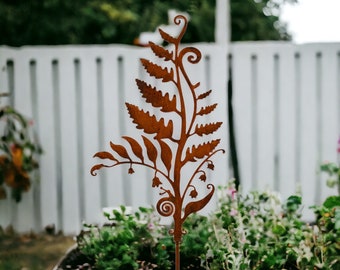 Piquet de jardin fougère romantique avec escargot, parterre de fleurs, piquet en métal rouille, décoration de jardin, décoration patinée, décoration de jardin