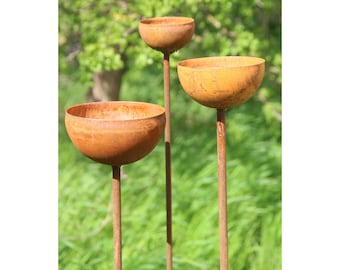 Lot de 3 piquets de jardin attrape-pluie, abreuvoirs d'insectes rouillés, décoration de jardin en métal, aspect patiné, piquet de lit rouillé, bouchon supérieur