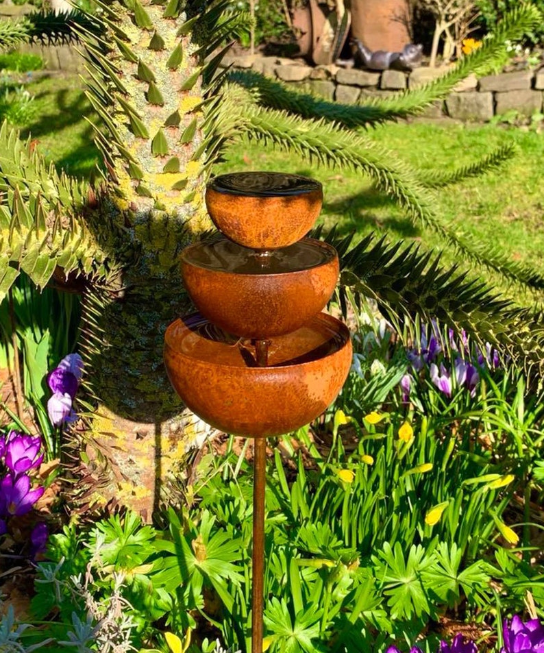 Regenfänger Gartenstecker Rost Insektentränke Metall Gartendeko Edelrost Edelrostoptik rostiger Beetstecker Topstecker 75cm Bild 1