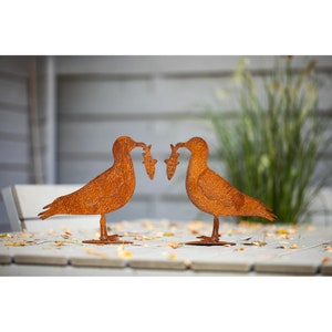 Set of 2 rust decoration rust seagull maritime figure for outdoor use decorative seagull on base plate rusty decoration iron with fish in its beak