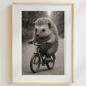 Lustige Kirpi-Wandbilder – Realistische Wandkunst mit Fahrradmotiv, Humorvolle Wanddeko für Wohnzimmer oder Büro, Printable Digital Wall Art