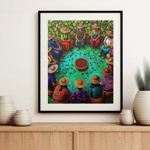 以下が含まれることがあります： 緑色の背景に、円形に座っている人々のカラフルな絵画。彼らは帽子と伝統的な服を着ています。円の真ん中には赤いベリーの入ったバスケットがあります。
