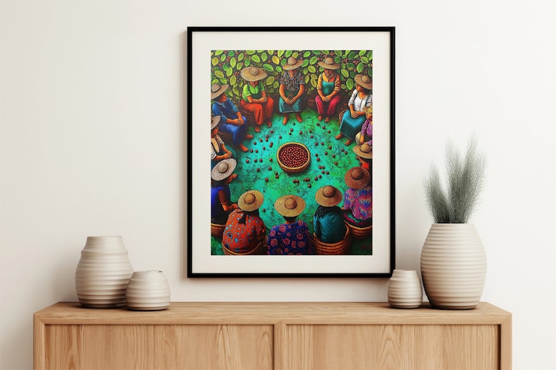 以下が含まれることがあります： 緑色の背景に、円形に座っている人々のカラフルな絵画。彼らは帽子と伝統的な服を着ています。円の真ん中には赤いベリーの入ったバスケットがあります。