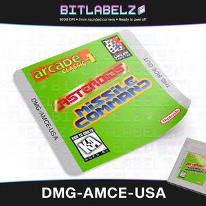 Puede incluir: Una etiqueta de cartucho de Game Boy verde y blanca con el texto "arcade classic 1" y "Asteroids Missile Command" impreso en ella. La etiqueta es para la versión DMG-AMCE-USA del juego.