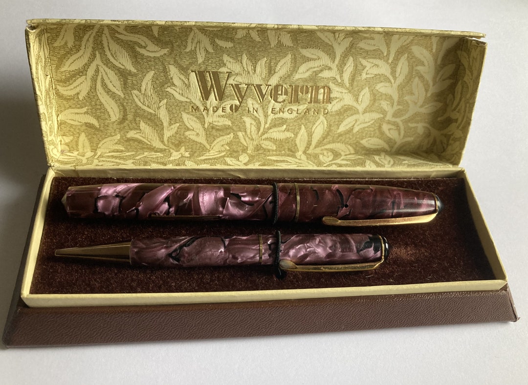 Vintage Wyvern Purple and Black Marble Fountain Pen & Pen Set Boxed