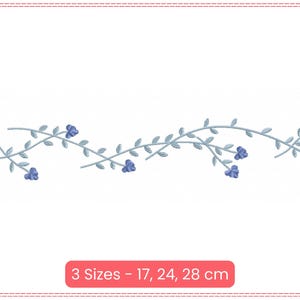 Könnte beinhalten: Ein zartes Stickmuster mit einer Ranken mit blauen Blüten. Das Design ist in drei Größen erhältlich: 17, 24 und 28 cm.