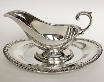 Vintage Silver Plated Gravy Boat and underplate by Wm. A. Rogers, made in Canada