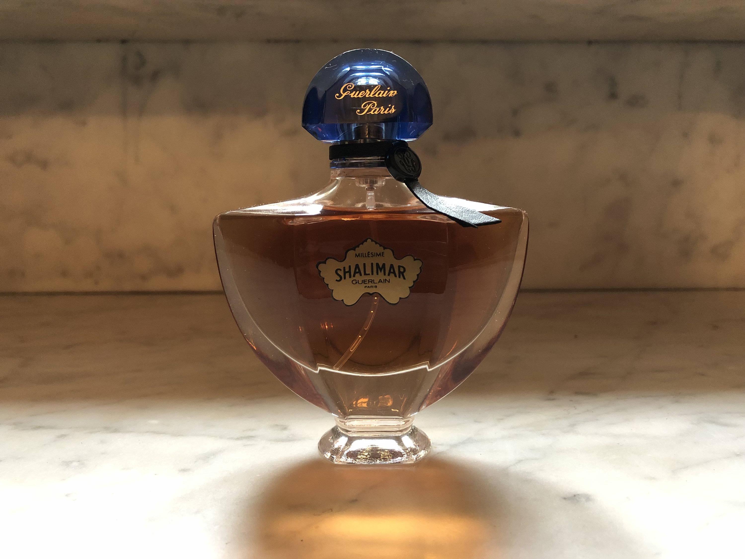 Giant - Factice Perfume bottles Catalogue - LastDodo