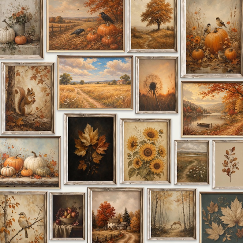 Op de afbeelding: Een galerijwand met ingelijste kunstprints met herfstthema's, waaronder pompoenen, zonnebloemen, herfstbladeren, bosdieren zoals eekhoorns en vogels, landelijke landschappen, een meer met een boot en botanische bladstudies.