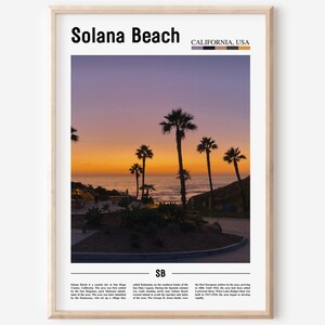 Può includere: Un poster con una fotografia di un tramonto sull'oceano con palme in silhouette contro il cielo. Il testo "Solana Beach, California, USA" è in cima al poster. Il testo "SB" è in fondo al poster.