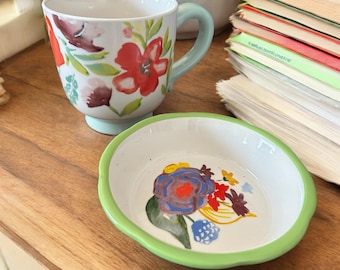 2 pieces Pioneer Woman small dish bowl , Floral Corinna Red White Blue Stoneware 12 oz. Floral THRESHOLD Mug, floral Blue Mini Pie Plate